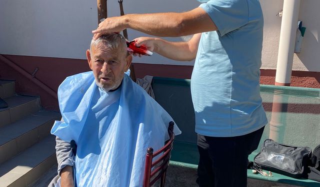 “Evimde Hizmet Var” Projesiyle Susurluk’ta Yüzler Gülüyor