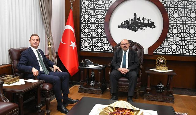 Balıkesir 1. Kitap Fuarı’na “aydınlanma” daveti: Ahmet Akın’dan Vali Ustaoğlu’na ziyaret