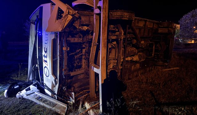 Kastamonu'da Feci Kaza! Tur Minibüsü Devrildi! 25 Yaralı Var!