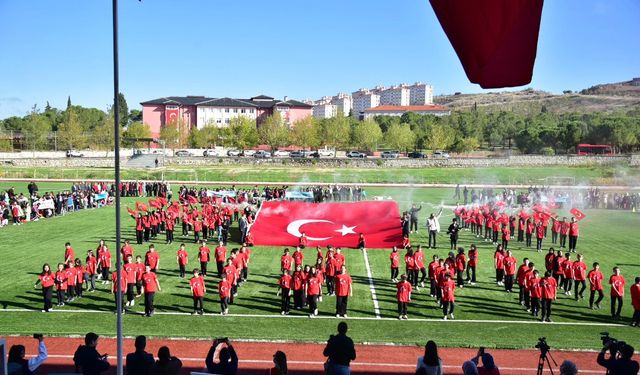 Sındırgı’da Cumhuriyet Bayramı Coşkusu Depremin Gölgesinde Yaşandı