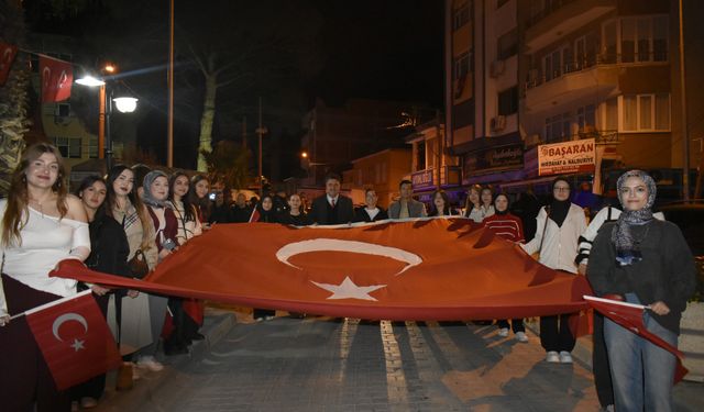 Havran’da Cumhuriyetimizin 102. Yılı Fener Alayı ve Ayna Konseriyle Kutlandı