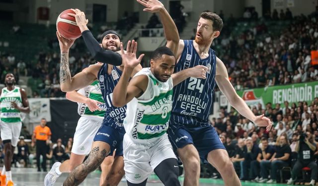 Anadolu Efes Bursaspor’u 93-73 Mağlup Etti!