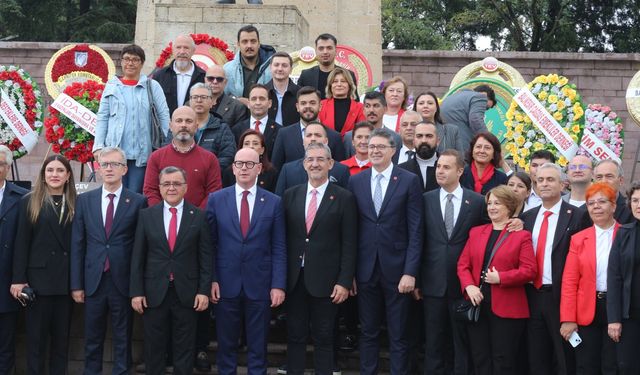 CHP'den alternatif tören: "Yaşasın Cumhuriyet"