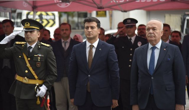 Dursunbey’de 29 Ekim Coşkusu: “Cumhuriyetimize Sahip Çıkmaya Devam Ediyoruz”