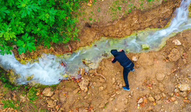 Depremle Yeniden Can Bulan Pınar, Sındırgı’nın Bahçelerine Umut Oldu