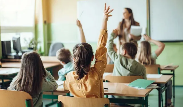4+4+4 Eğitim Sistemi Değişiyor mu? Bakan Tekin'den Kritik Açıklamalar! Yeni Sistem Kabine'ye Gidiyor!