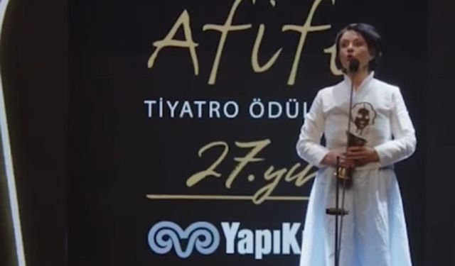 Sükun Işıtan Kimdir? Kaç Yaşında, Nereli? Afife Tiyatro Ödülleri’nde “Yılın En Başarılı Kadın Oyuncusu” Seçildi!