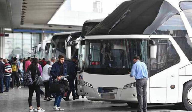 Ramazan Bayramı'nda Ek Sefer Müjdesi! Bakan Uraloğlu Duyurdu: Turizm Araçlarına Biletli Yolcu İzni!