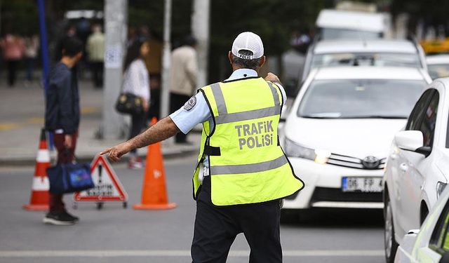 Sahte Plaka 280 Bin TL, Telefonla Konuşma 5 Bin TL: Trafikte Yeni Ceza Listesi