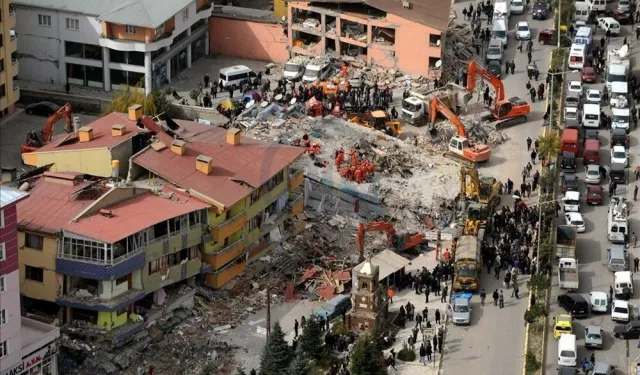 Tarihte Bugün: 23 Ekim 2011 Van Depremi