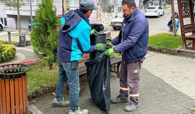 Dursunbey’de Parklar Tertemiz: Belediye Ekiplerinden Yoğun Temizlik Çalışması