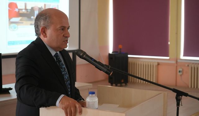 Edremit Ticaret Odası Başkanı Ahmet Çetin, Balıkesir Üniversitesi’nde Açılış Dersi Verdi