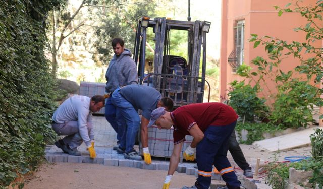 Edremit Belediyesi’nden Hızlı Müdahale: Doğalgaz Çalışmaları Tamamlanan Bölgelerde Yol Onarımı Başladı