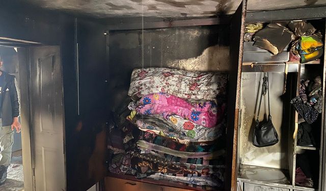 Sındırgı’da Korkutan Yangın: Elektrik Arızası Nedeniyle Ev Küle Döndü