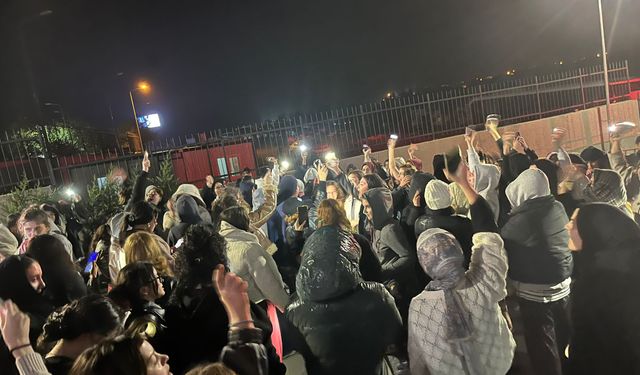 Balıkesir KYK Altıeylül Kız Öğrenci Yurdu'nda Sıcak Su Krizi! Öğrenciler Protestoda!