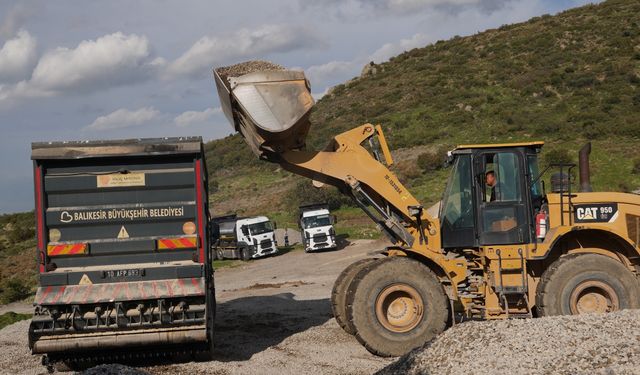 Büyükşehir iş başında... Yollar mevsim şartlarına hazırlanıyor