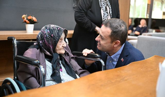 Durduğu yerde duramayan, hiperaktif bir politikacı: Ahmet Akın!