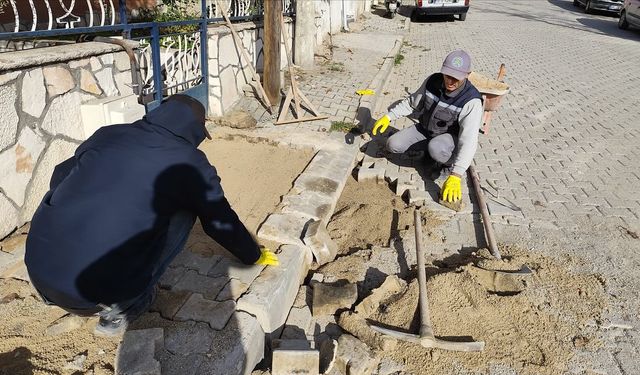 Dursunbey’de Yol Bakım ve Onarım Çalışmaları Aralıksız Sürüyor