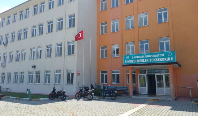 Balıkesir Üniversitesi’nden Deprem Kararı: Sındırgı MYO’da Dersler Uzaktan Eğitimle Yapılacak! YÖK Onay Verdi mi?