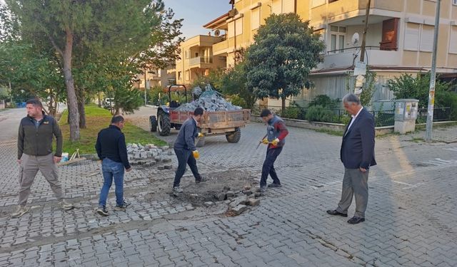 Edremit Belediyesi Altınoluk’ta Yol Onarım Çalışmalarını Yerinde İnceledi
