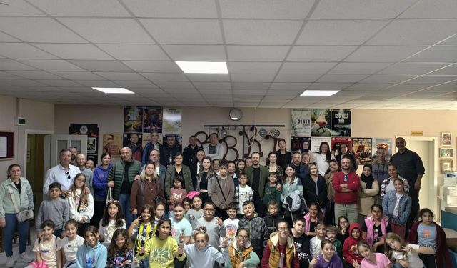 Burhaniye Belediyesi Kent Tiyatrosu’nda 2025–2026 Sezonu Eğitimleri Başladı