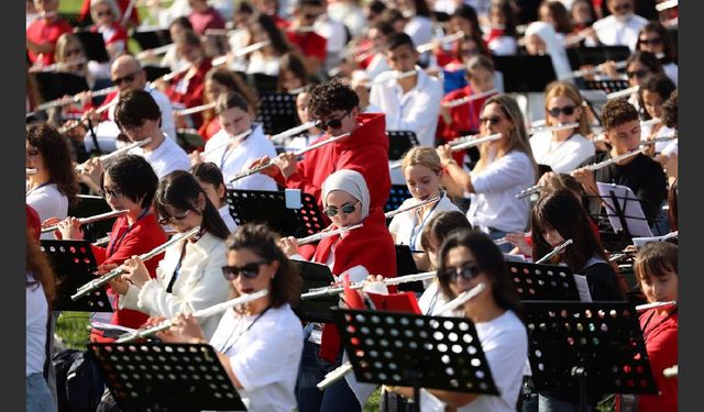 Balıkesir Üniversiteliler Türkiye’nin Flüt Rekoruna İmza Attı