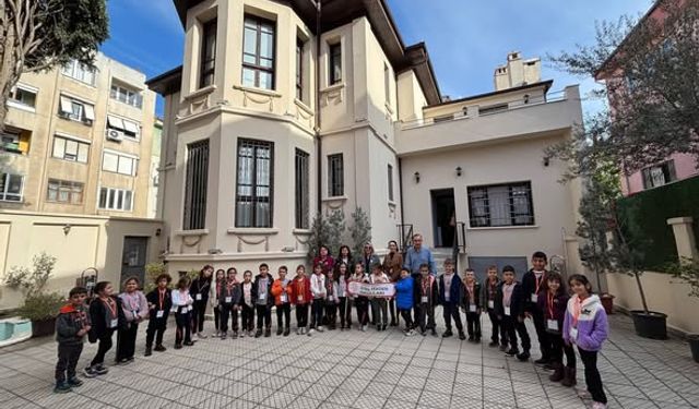 Öğrencilerden 10 Kasım’da Anlamlı Ziyaret: Atatürk’ün Edremit’te Konakladığı Tarihi Ev İlgi Gördü