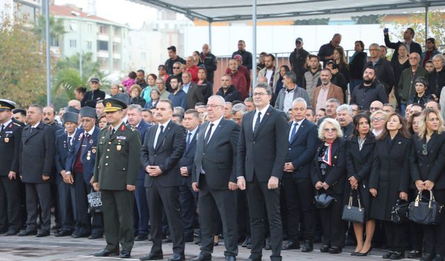 Edremit’te Ata’ya Sonsuz Saygı ve Minnet