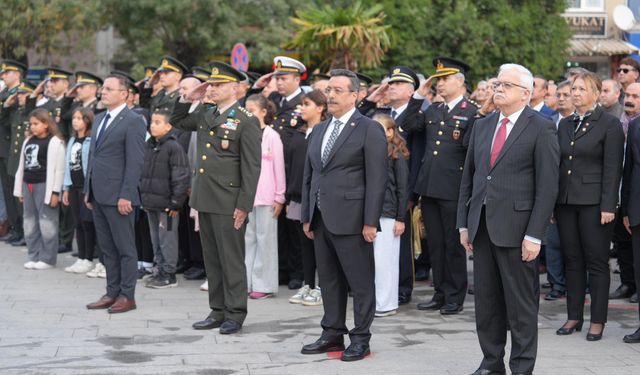 Burhaniye’de 10 Kasım’da Hayat 2 Dakika Durdu: Atatürk Saygıyla Anıldı