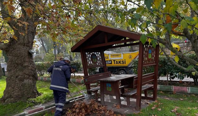 Dursunbey’de Çevre Temizlik ve Düzenleme Çalışmaları Sürüyor