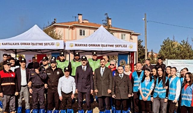 Manyas Belediyesi, Milli Ağaçlandırma Günü Etkinliğinde Sahadaydı