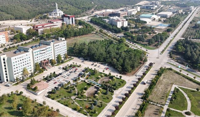 Sındırgı MYO Öğrencileri, Deprem Sonrası Güvenli Eğitim ve Barınma İçin Çağış Kampüsü'ne Taşınıyor