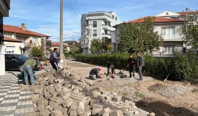 Bigadiç’te Yol Çalışmalarıyla Ulaşım Daha Güvenli ve Konforlu Hale Geliyor