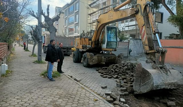 Bigadiç’te Sokak Güzelleştirme Çalışmaları Başladı: İnönü Caddesi Yenileniyor