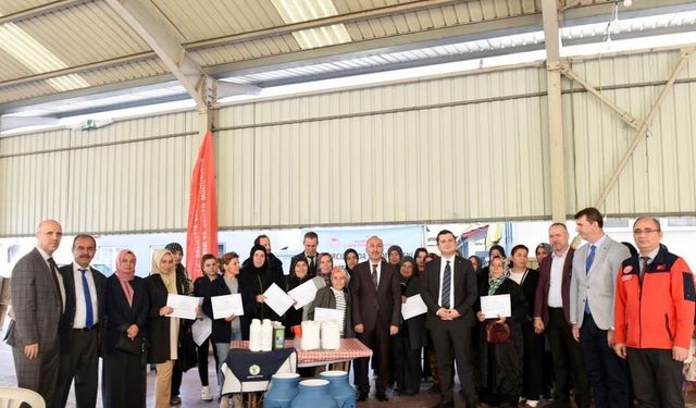 İvrindi’de “Süt Sığırcılığında Sağım Hijyeni ve Sanitasyon” Kursu Tamamlandı