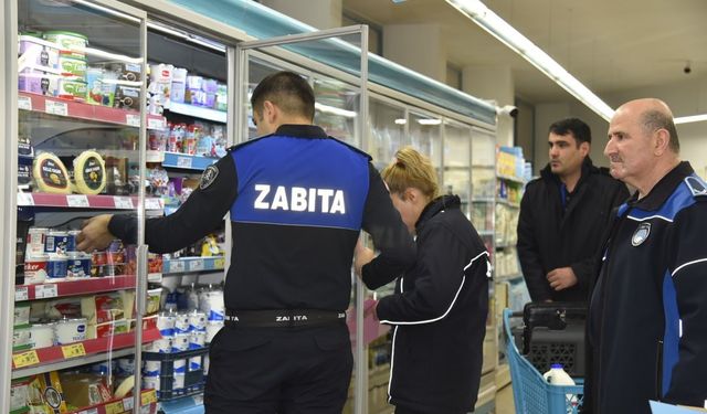 Dursunbey’de Zabıta Ekiplerinden Marketlerde Sıkı Denetim