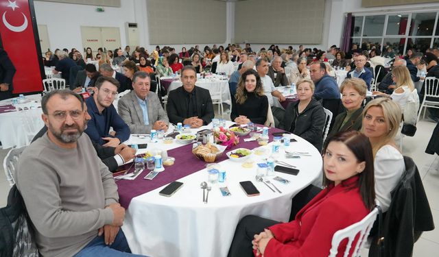 BURHANİYE’DE ÖĞRETMENLER GÜNÜ İÇİN ÖZEL KUTLAMA PROGRAMI