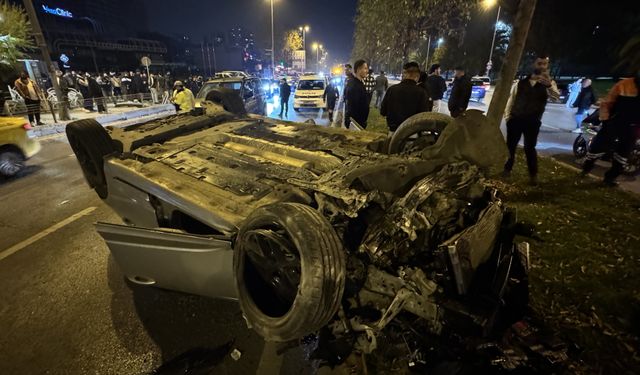 İstanbul'da Feci Kaza! Araba Takla Attı! Zincirleme Kazada 5 Kişi Yaralandı!
