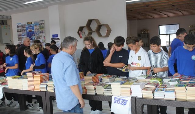 Bigadiç Kitap Günleri Coşkuyla Devam Ediyor: Edebiyat ve Sanat Dolu Günler