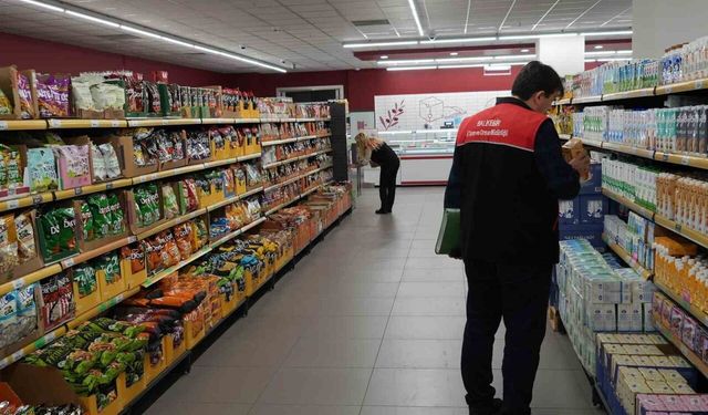 Balıkesir’de marketlerde geniş çaplı gıda denetimi: 26 işletmeye faaliyet durdurma cezası