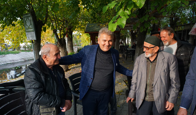 Tarlada izi harmanda yüzü... Mustafa Canbey her yerde!