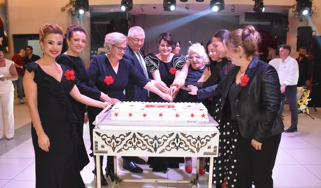 Edremit’te Cumhuriyet Coşkusu Cumhuriyet Balosu’nda Yaşandı