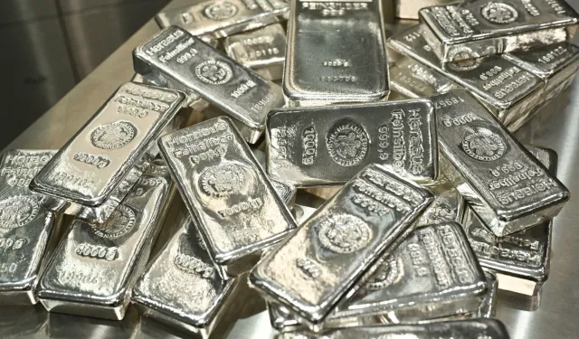 Gümüş Tarihi Rekora Ulaştı! Ons Fiyatı 56,53 Dolarla Tüm Zamanların Zirvesinde