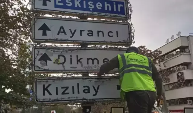 Meşhur Kızılay Tabelasına Belediyeden Son Önlem Geldi! Dikenli Tel...