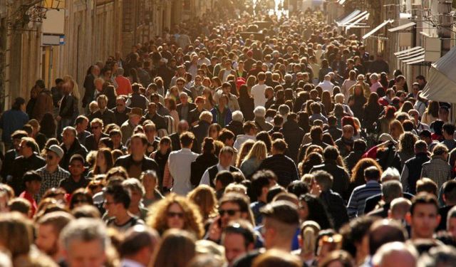 TÜİK Son Verileri Açıkladı! Türkiye'nin Nüfusu 86 Milyona Dayandı!