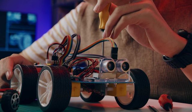 Burhaniye’de 8-13 Yaş Öğrenciler İçin Robotik Kodlama Kursu Başlıyor