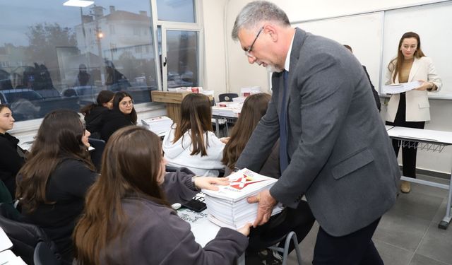 Kepsut’ta Gençlere Büyük Destek! Şehit Eren Bülbül Gençlik Merkezi’nden Ücretsiz Eğitim ve Ulaşım Hizmeti