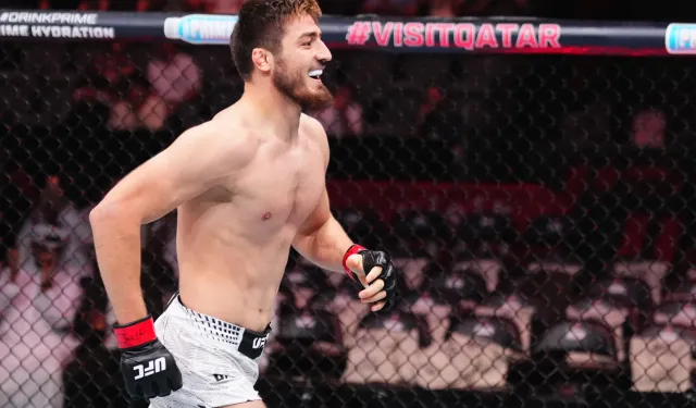 Abdulrakhman Yakhyaev, UFC Debütünü 33 Saniyede Muazzam Bir Pes Ettirme Zaferiyle Yaptı!