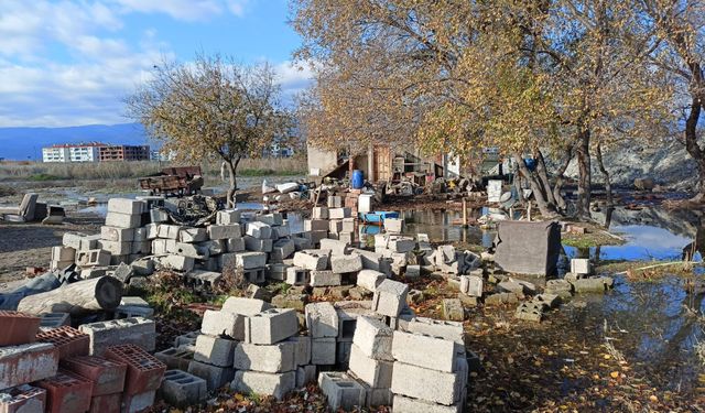 Edremit OSB’den Çiftçiye Yıkım Kararı: “90 Santimlik Yer İçin 30 Yıllık Ev Yıkılıyor”