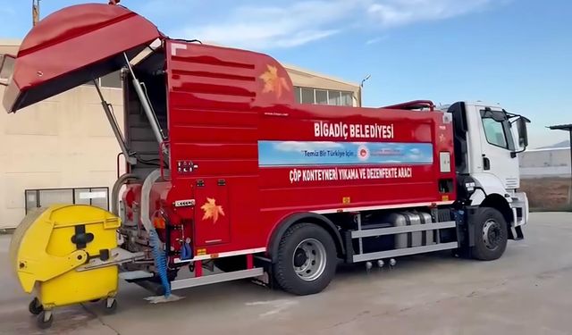 Bakanlıktan Bigadiç'e hediye! Konteyner yıkama aracı devrede